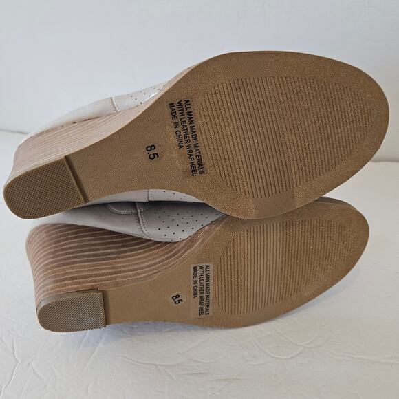 DV by Dolce Vita Gerdy Bootie Beige Ankle Wedge Heel Womens 8.5 Boho Chic Casual - Picture 6 of 9